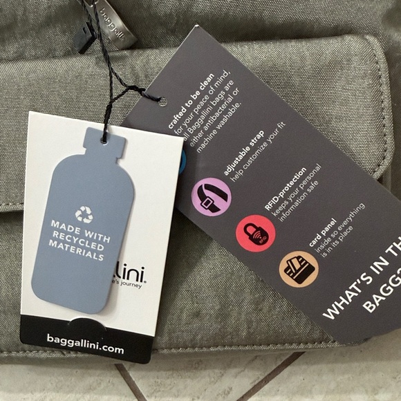 Baggallini silver Belt Bag .. unisex .. modern
Everywhere waist pack unisex - Picture 4 of 6